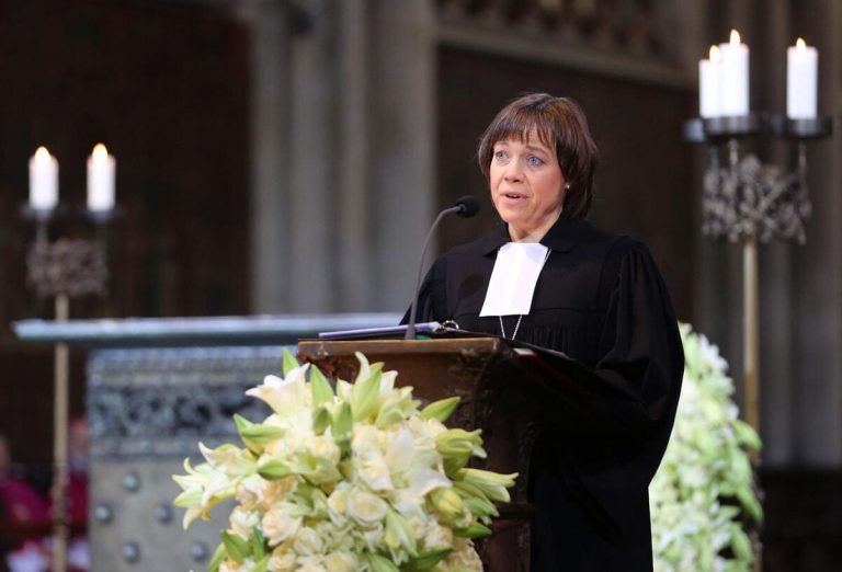 Inviare armi all’Ucraina o no? I cristiani tedeschi si dividono