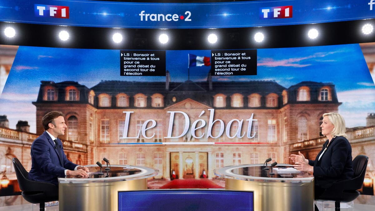 È durato tre ore ieri sera il dibattito televisivo tra Emmanuel Macron e Marine Le Pen