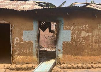 Le rovine della casa di una famiglia cristiana nel villaggio di Atak-Mawe (stato di Kaduna), bruciata dai Fulani in un attacco del 30 gennaio 2022 in Nigeria. Una donna di 98 anni è stata bruciata viva