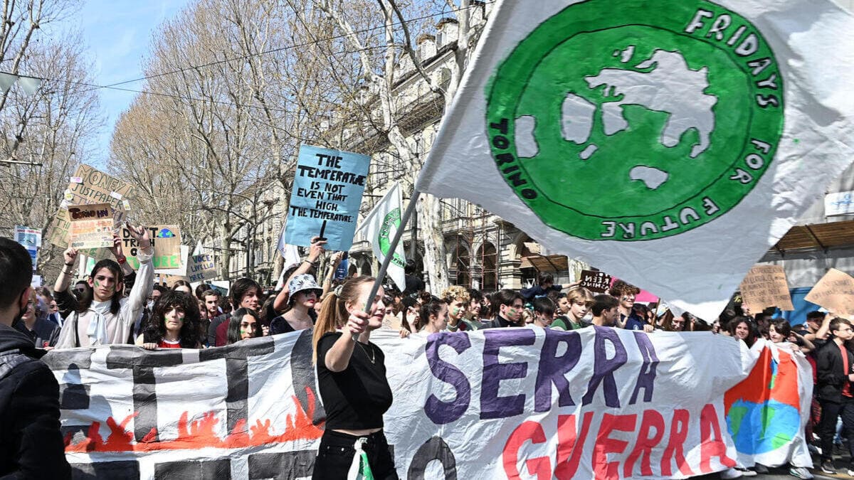 Protesta a Torino contro l'inazione dei governi nei confronti dei cambiamenti del clima