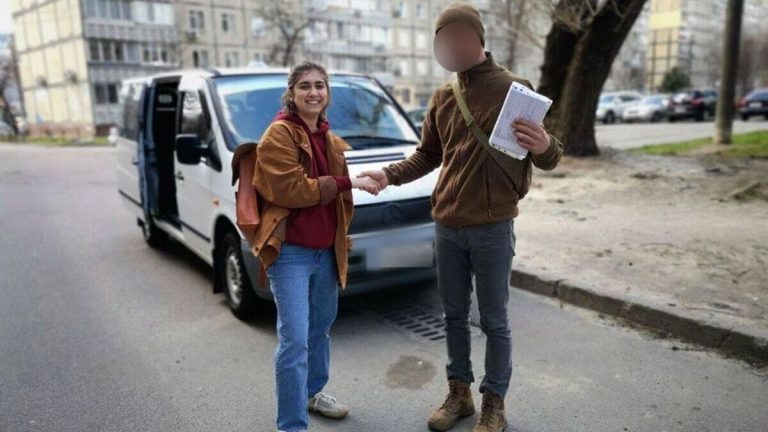 Il viaggio di Anastasia «nell’apocalisse di Mariupol» per salvare i genitori