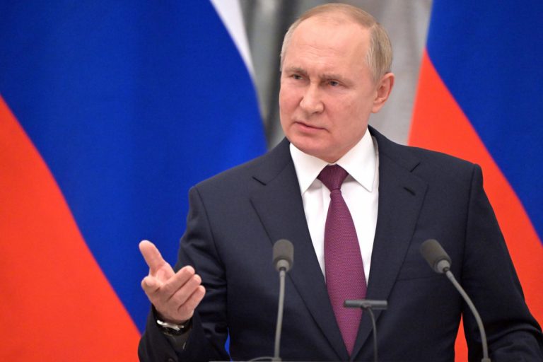 Domanda numero uno: l’obiettivo dell’Occidente è affondare la Russia?