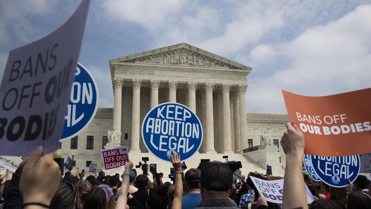 Proteste negli Usa davanti alla Corte suprema in attesa della sentenza sull'aborto