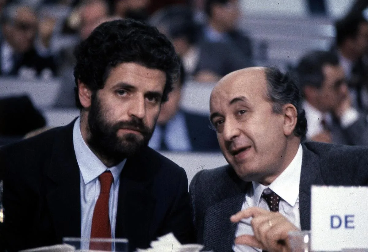 Roberto Formigoni con Ciriaco De Mita al 16/o congresso nazionale della Dc il 27 febbraio 1984