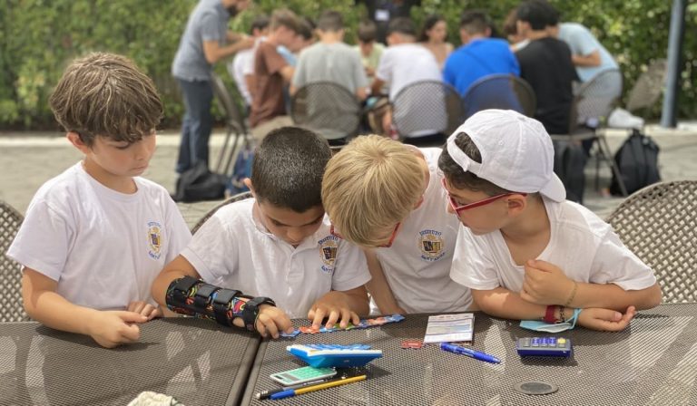 2+2 fa 1.000 (ragazzini alla gara di matematica)