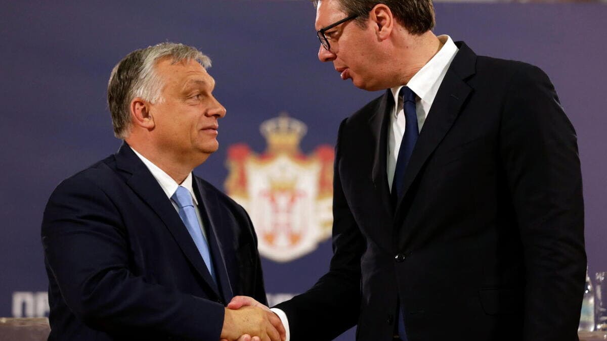 I leader di Ungheria e Serbia, Orban e Vucic, durante un incontro del 2021