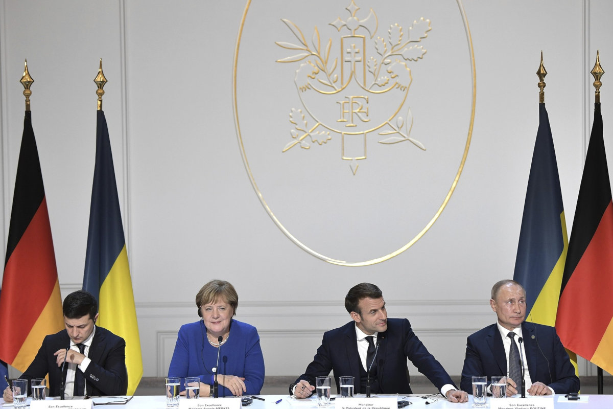 Zelensky, Merkel, Macron, Putin a Parigi nel 2019