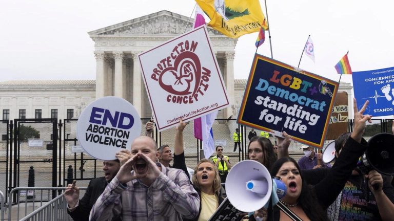 Usa, la Corte Suprema cancella il diritto costituzionale all’aborto