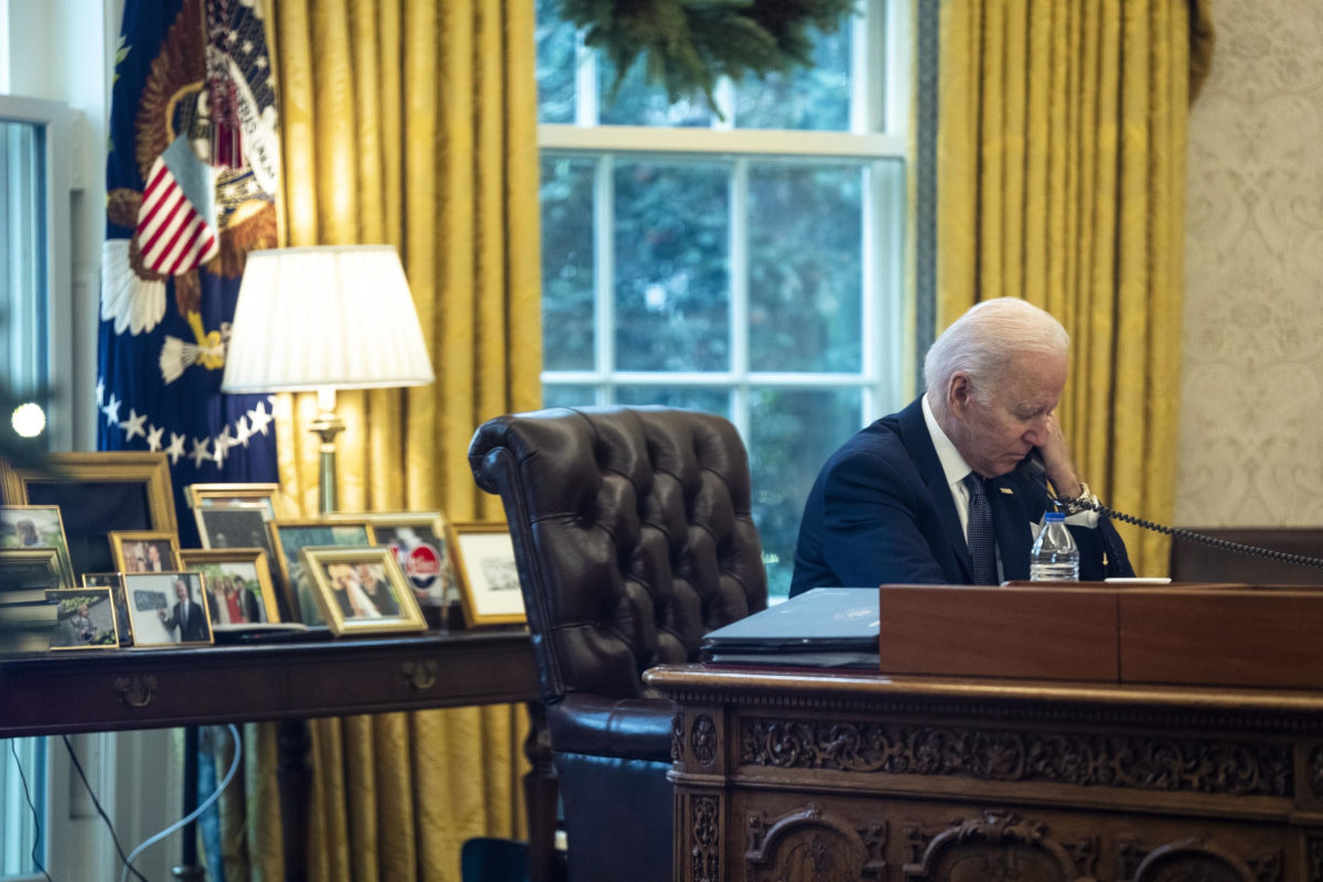 Joe Biden al telefono con Volodymyr Zelensky