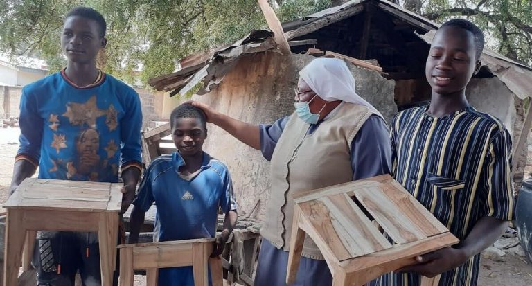 La missione di suor Loveline in Nigeria. «Qui essere cristiani è una sfida»
