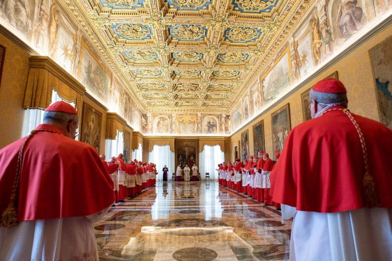 La diocesi francese ricca di vocazioni che non piace al Vaticano