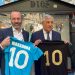 Manfred Weber e Antonio Tajani omaggiano Maradona a Napoli