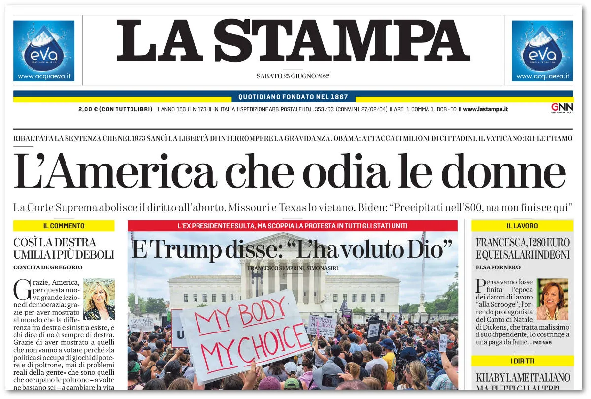 Il titolo di prima pagina della Stampa dopo la sentenza della Corte suprema Usa sull’aborto