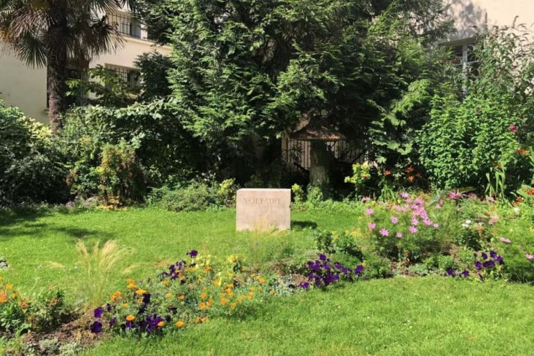 Nella Francia preda della cancel culture nemmeno Voltaire è più al sicuro