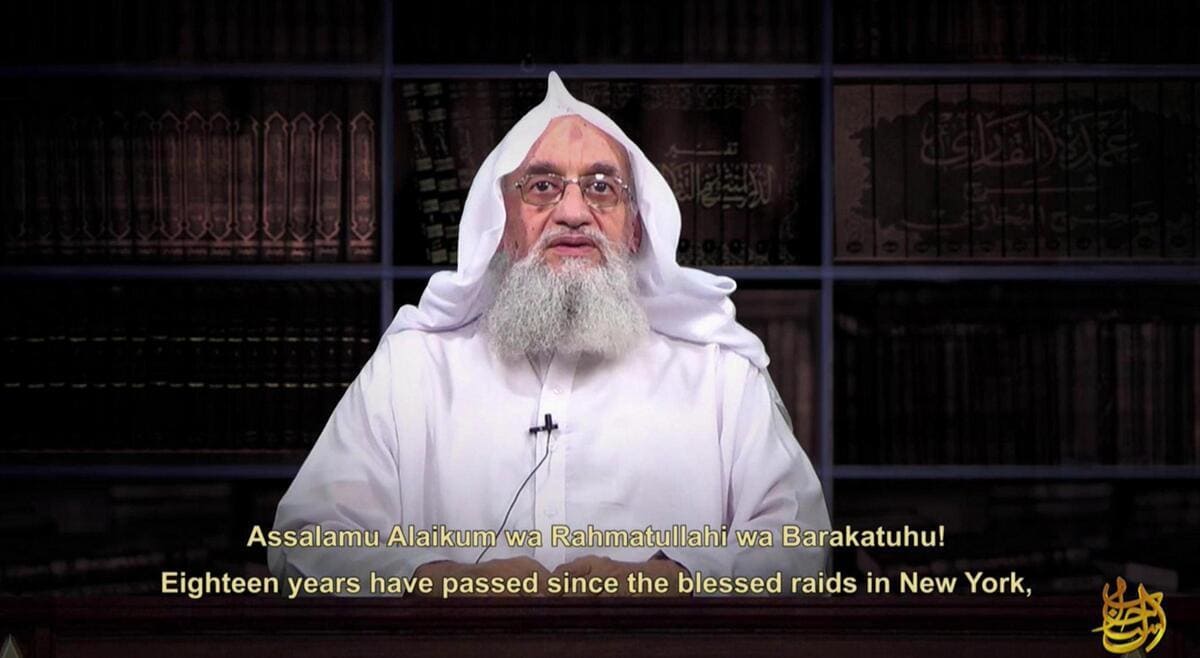 Ayman al Zawahiri, durante un messaggio diffuso in occasione dell'anniversario degli attacchi agli Stati Uniti dell'11 settembre 2001