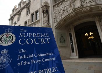La Corte Suprema britannica ha rigettato l'ultimo ricorso dei genitori di Archie Battersbee per tenerlo in vita