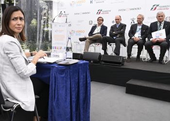 Calenda, Letta, Mentana e Tajani sul palco del forum di Mara Carfagna