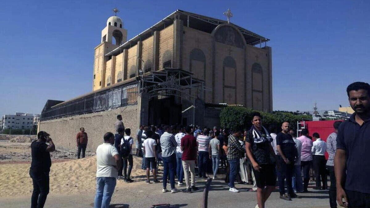 La chiesa di Anba Bishoy andata a fuoco in Egitto nel governatorato di Minya