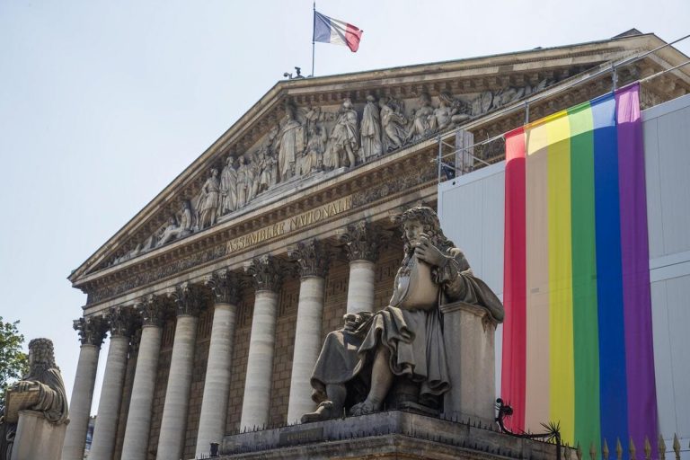 La Francia avrà un ambasciatore dei diritti Lgbt. Che non serve a niente
