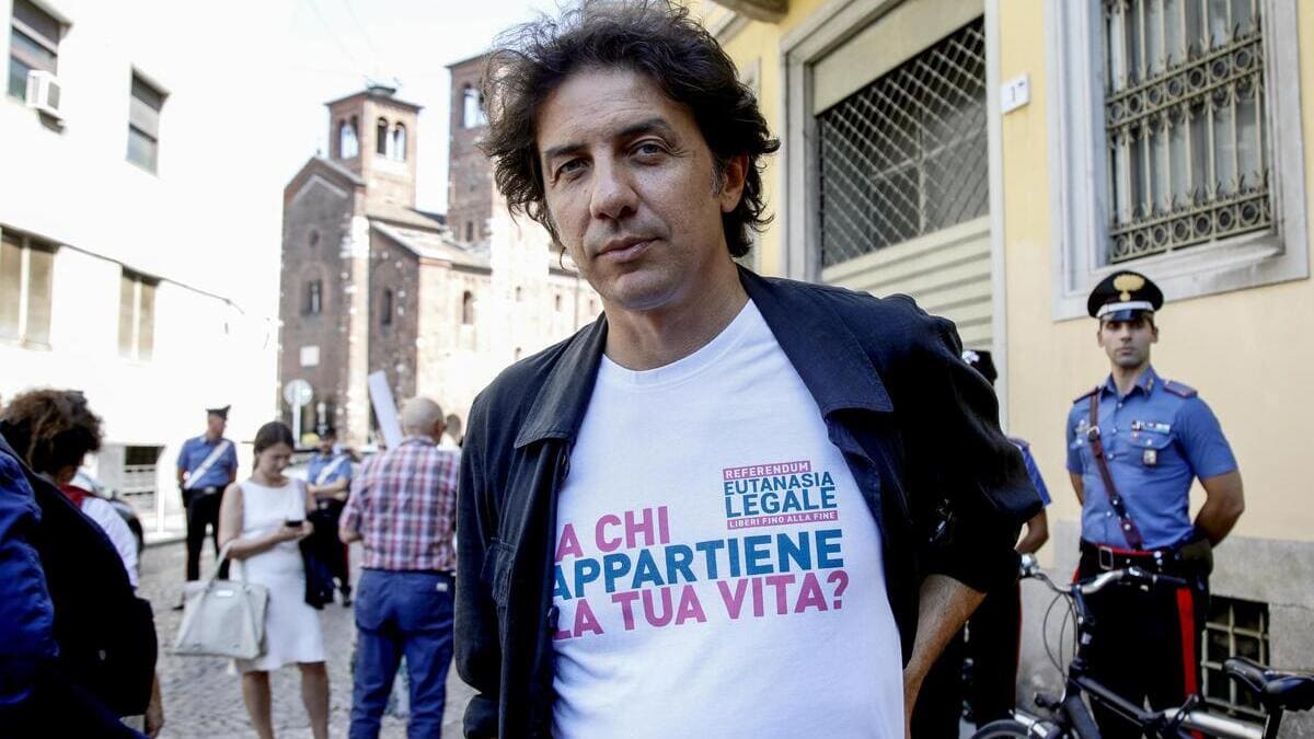 Marco Cappato si autodenuncia per aiuto al suicidio, Milano, 3 agosto 2022 (foto Ansa)