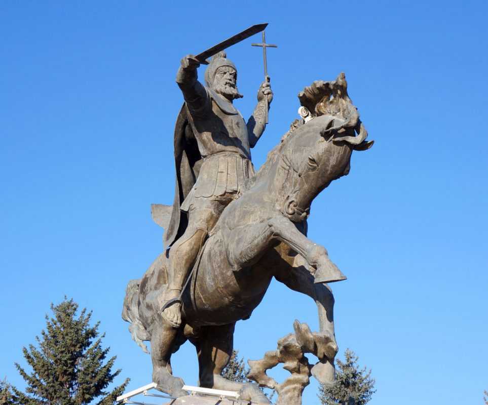 Statua equestre di san Vartan Mamikonian a Gyumri, Armenia