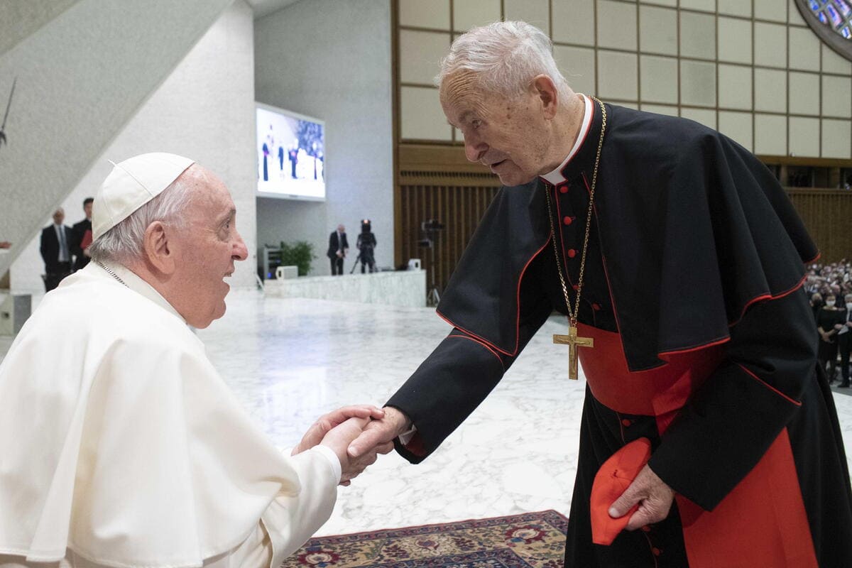 Papa Francesco con il cardinale Cardinal Jozef Tomko, 30 aprile 2022