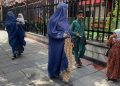 Donne costrette a portare il burqa in Afghanistan