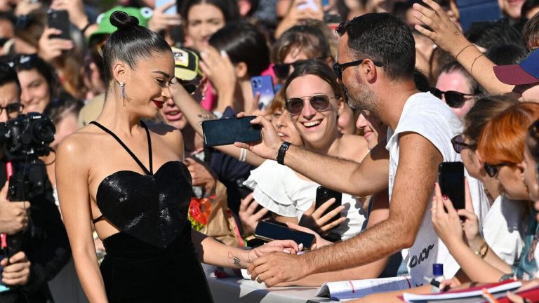 Contrordine compagni! Se i competenti non sono d’accordo con noi buttiamoci su Elodie