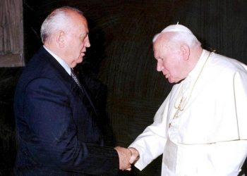 Un incontro nel 2000 tra Mikhail Gorbaciov e Giovanni Paolo II