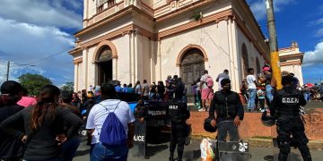 Nicaragua polizia processione