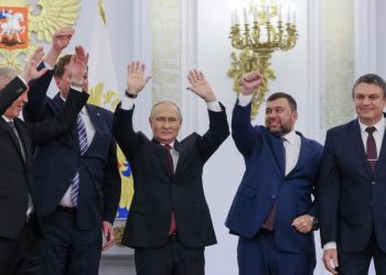 Vladimir Putin festeggia in Russia l'annessione di quattro regioni dell'Ucraina