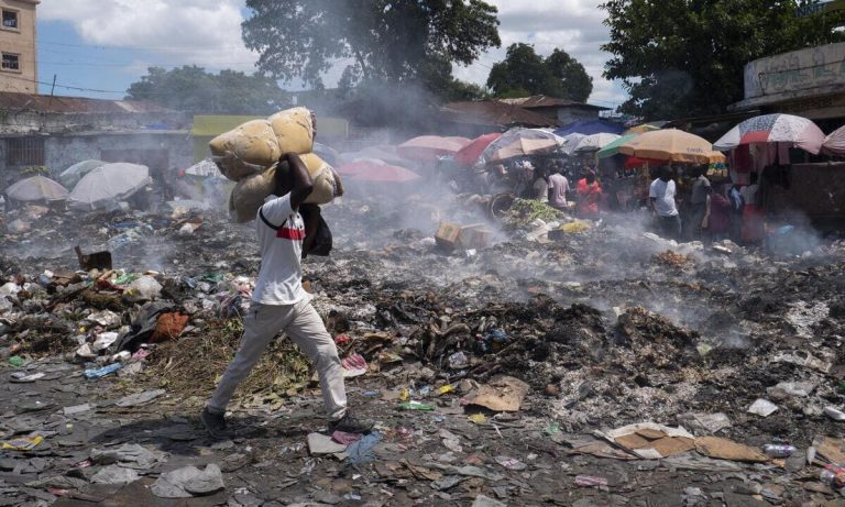 «Aiutateci». L’ultimo grido di Haiti da un abisso di violenza e colera