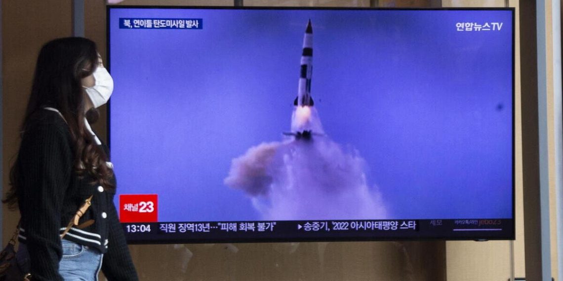 La televisione sudcoreana parla dei recenti test missilistici della Nord Corea