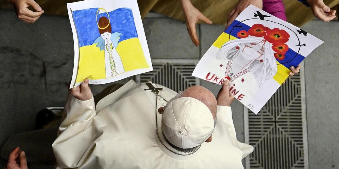 Papa Francesco è impegnato per la pace in Ucraina