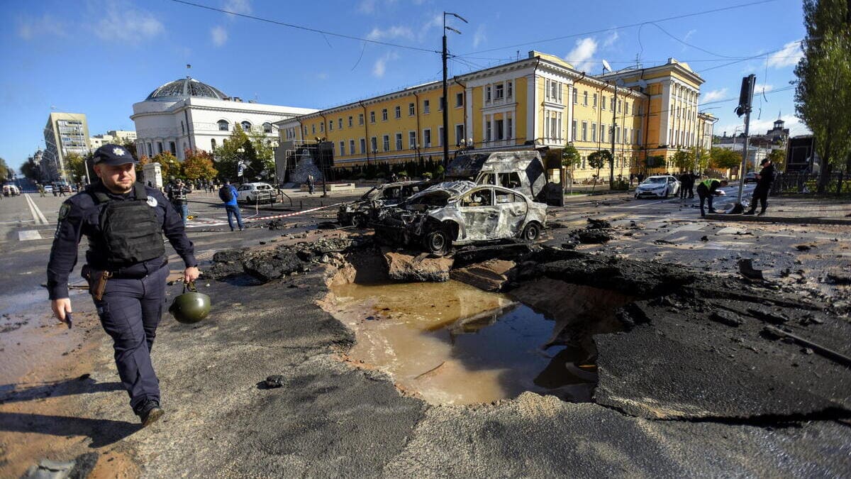 Missili russi colpiscono la capitale dell'Ucraina, Kiev