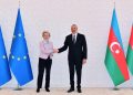 La presidente della Commissione europea, Ursula von der Leyen, firma un accordo con l'Azerbaigian del dittatore Ilham Aliyev