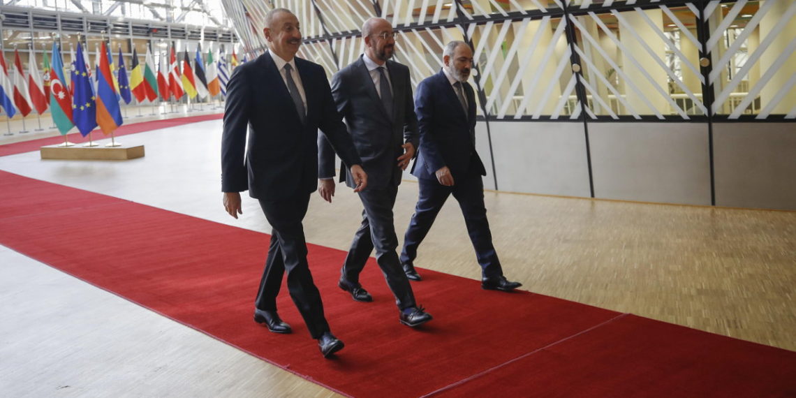 Aliyev, Michel e Pashinian a Bruxelles per negoziare sul Nagorno-Karabakh