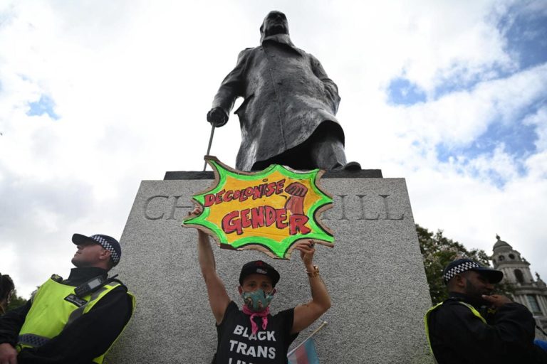 Per la sinistra woke Churchill non è un eroe, ma un razzista colonialista