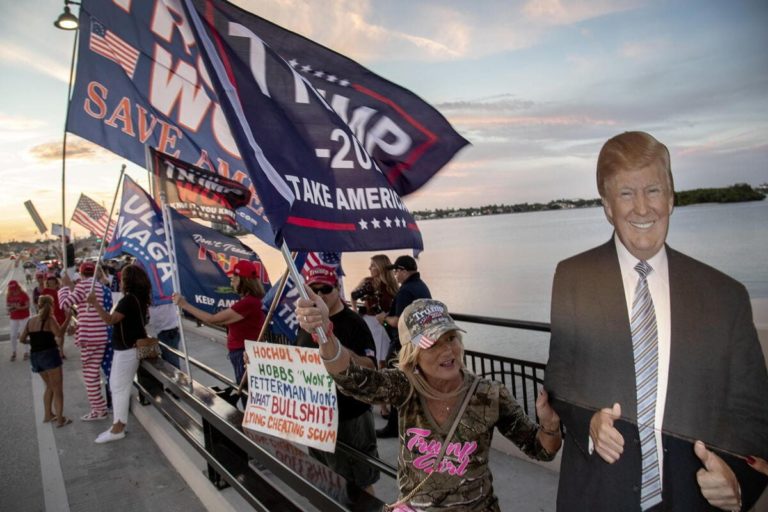 Trump si ricandida, ma il Gop vincerà solo se cambia cavallo