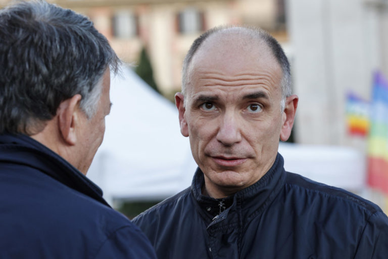 La piazza del Pd sosterrà tutto e il suo contrario, in perfetto stile Letta