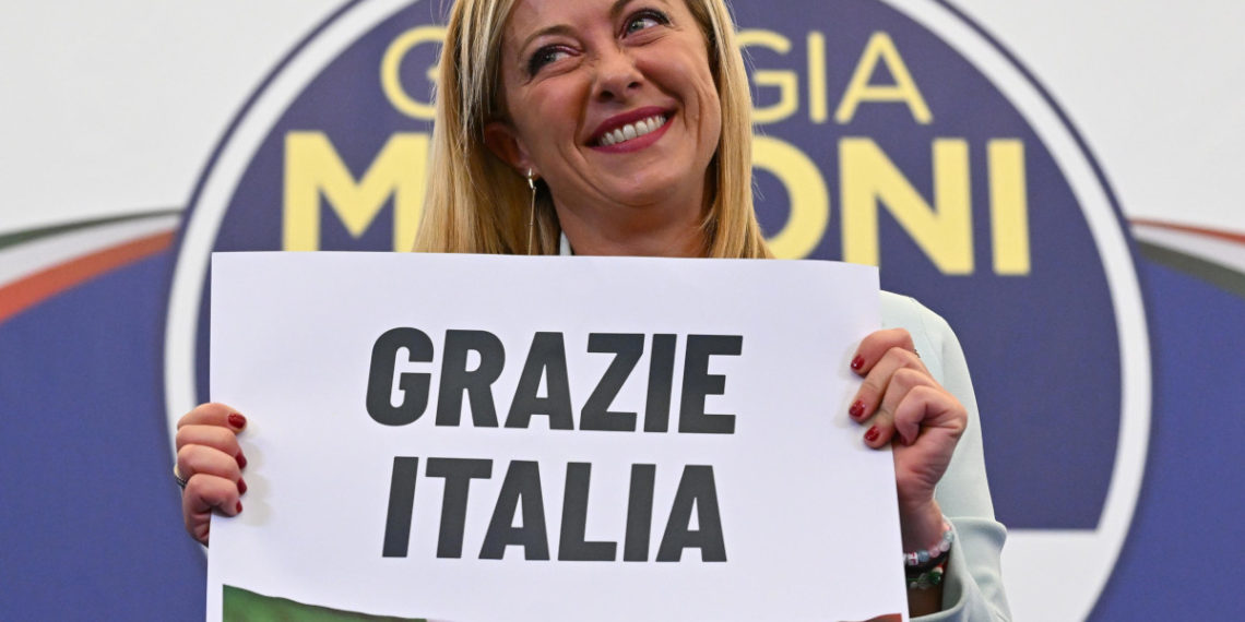 Giorgia Meloni festeggia la vittoria alle elezioni politiche 2022