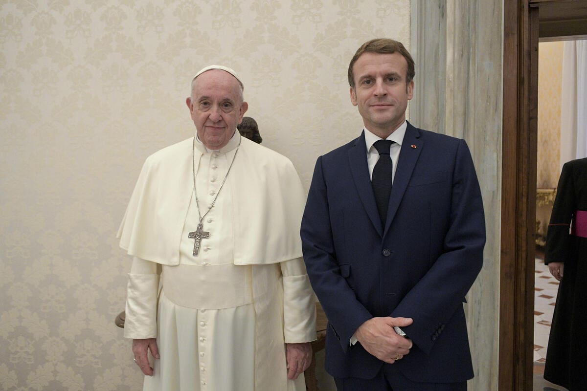 Francesco Macron cattolici destra francia