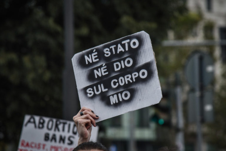 Se la maestra elementare insegna ai bambini che «Dio non esiste»