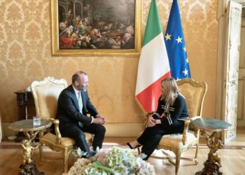 Il presidente del Ppe, Manfred Weber con la premier Giorgia Meloni a Palazzo Chigi, Roma, 11 novembre 2022 (Ansa)