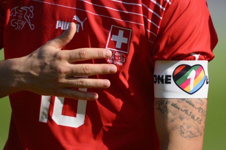 Il Mondiale in Qatar non poteva cominciare peggio