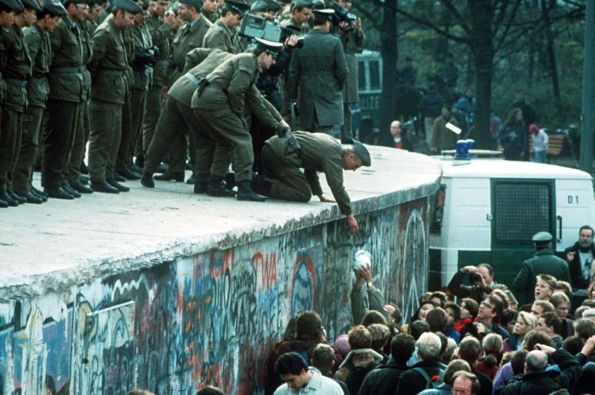 Muro Berlino lettera Valditara