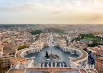 Vista su Roma dalla basilica di San Pietro