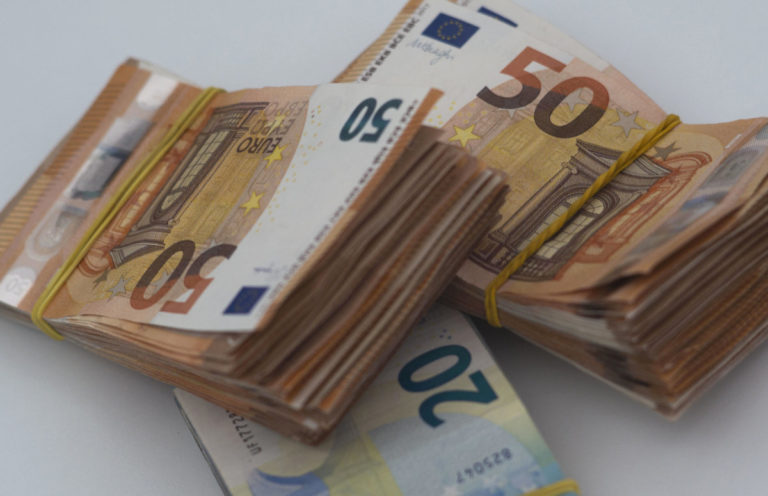 Nemmeno ai tedeschi il contante fa poi così schifo