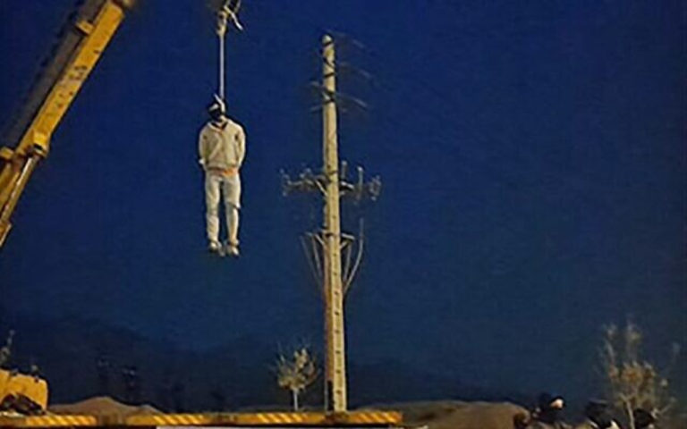 L’Iran impicca un altro giovane per sedare la protesta