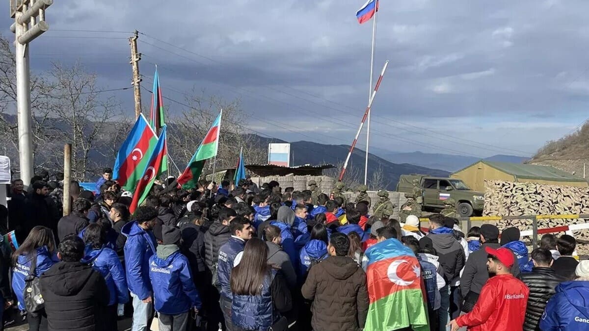 L'Azerbaigian blocca il Corridoio di Lachin in Armenia